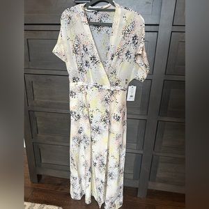 NWT Equipment Tavine Dress in Ecru Multi, size 6.